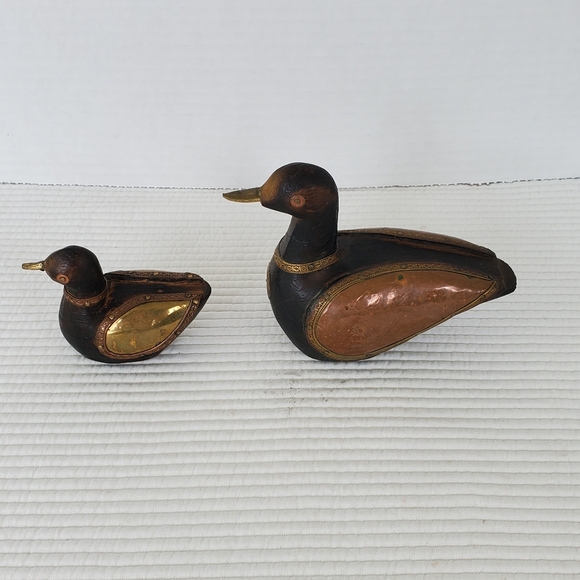 2 Ducks Brass Wood Figurines Bird Vintage 5.5"x4" & 3.5"x2.5" - Picture 2 of 13